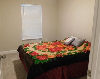 567 Lancaster Place - Photo Thumbnail 14