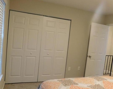 567 Lancaster Place - Photo Thumbnail 13