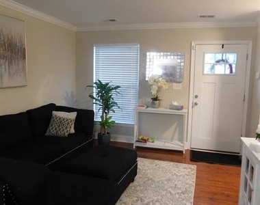 567 Lancaster Place - Photo Thumbnail 2