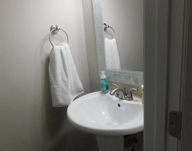 567 Lancaster Place - Photo Thumbnail 10
