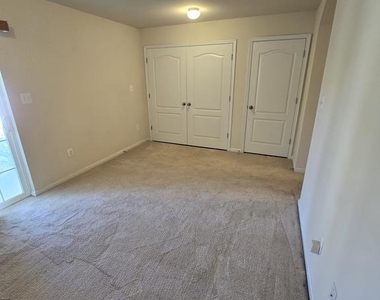 11703 Palm Desert Place - Photo Thumbnail 4