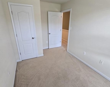 11703 Palm Desert Place - Photo Thumbnail 27