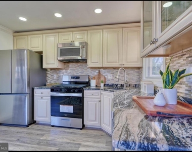 701 Platinum Avenue - Photo Thumbnail 8