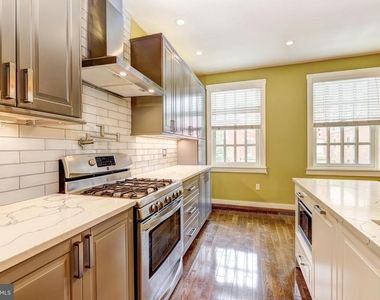 1724 Fleet Street - Photo Thumbnail 11