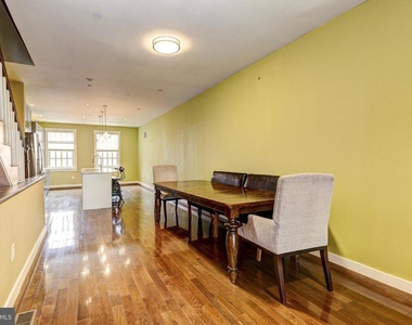 1724 Fleet Street - Photo Thumbnail 7