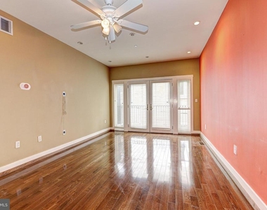 1724 Fleet Street - Photo Thumbnail 5