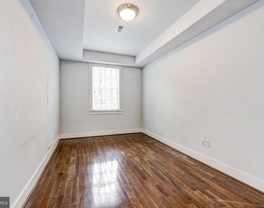 1724 Fleet Street - Photo Thumbnail 2