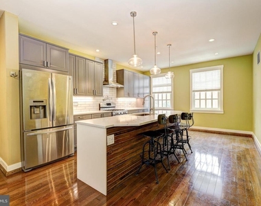 1724 Fleet Street - Photo Thumbnail 9