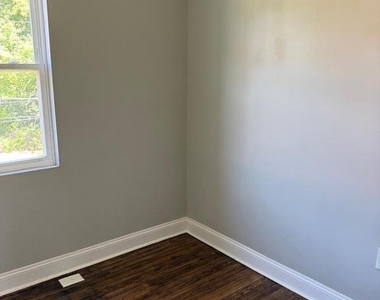 798 N Grantley Street - Photo Thumbnail 32