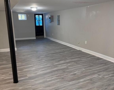 798 N Grantley Street - Photo Thumbnail 15