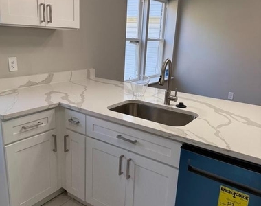 798 N Grantley Street - Photo Thumbnail 10
