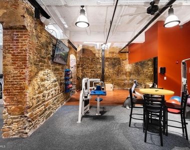 521 Saint Paul Street - Photo Thumbnail 5