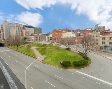 521 Saint Paul Street - Photo Thumbnail 2