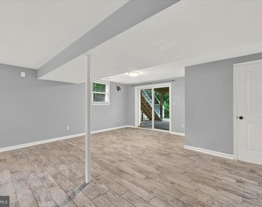 531 Kenmore Road - Photo Thumbnail 11