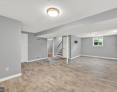 531 Kenmore Road - Photo Thumbnail 14
