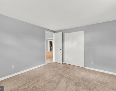 531 Kenmore Road - Photo Thumbnail 16