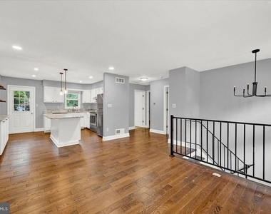 531 Kenmore Road - Photo Thumbnail 4