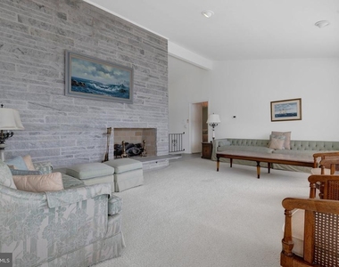1323 Magnolia Avenue - Photo Thumbnail 9