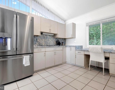 1323 Magnolia Avenue - Photo Thumbnail 23