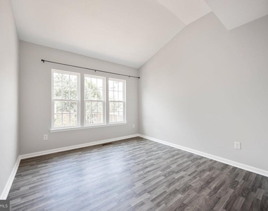 947 Chase Walk - Photo Thumbnail 10