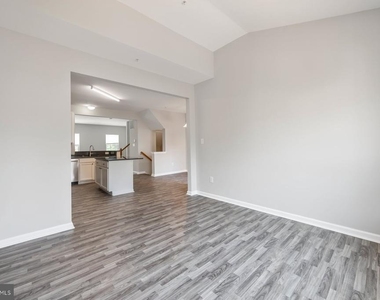 947 Chase Walk - Photo Thumbnail 9