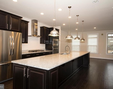 2912 Middleham Court - Photo Thumbnail 4