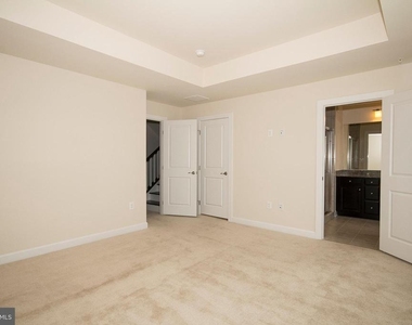 2912 Middleham Court - Photo Thumbnail 9