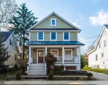 49 Amos Garrett Boulevard - Photo Thumbnail 2