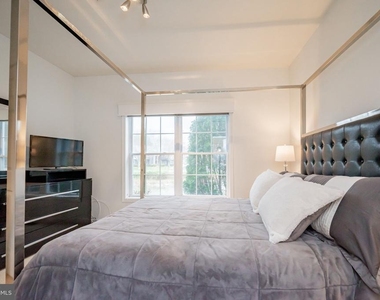 4100 Sandpiper Drive - Photo Thumbnail 9