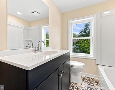 28 E Main Street - Photo Thumbnail 7