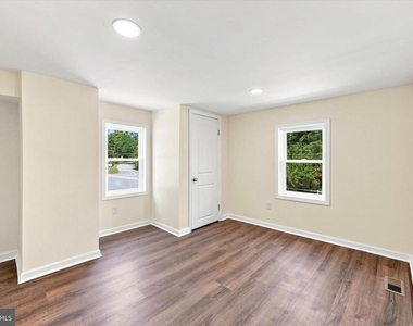 28 E Main Street - Photo Thumbnail 5