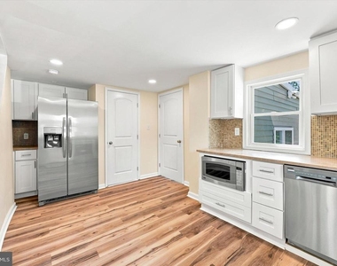 28 E Main Street - Photo Thumbnail 16