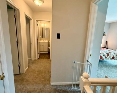 415 Strathaven Court - Photo Thumbnail 11