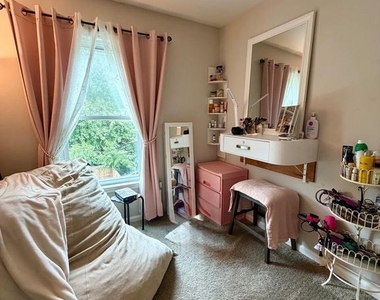 415 Strathaven Court - Photo Thumbnail 13