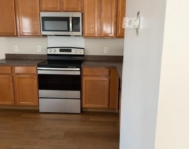 319 Paradee Drive - Photo Thumbnail 3