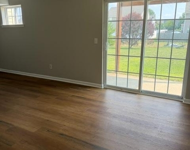319 Paradee Drive - Photo Thumbnail 11