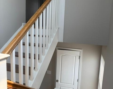 319 Paradee Drive - Photo Thumbnail 10