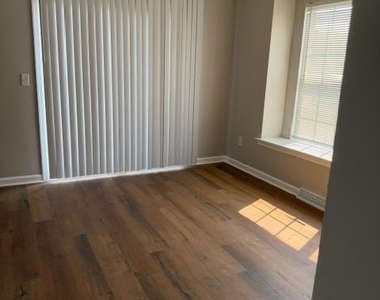 319 Paradee Drive - Photo Thumbnail 2
