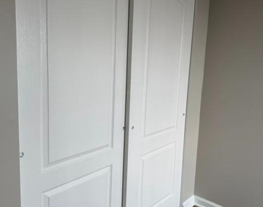 319 Paradee Drive - Photo Thumbnail 9