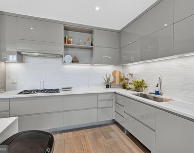 810 O Street Nw - Photo Thumbnail 7