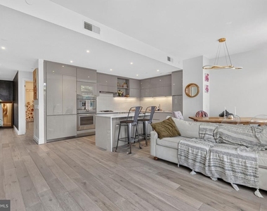 810 O Street Nw - Photo Thumbnail 5