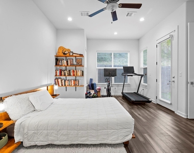 706 Stow Dr - Photo Thumbnail 5