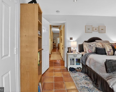 4605 Macarthur Boulevard Nw - Photo Thumbnail 6