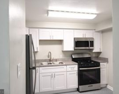 2023 4th Street Ne - Photo Thumbnail 4