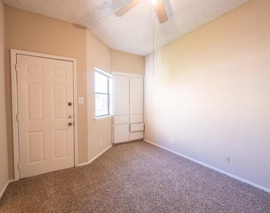 2818 Nueces St - Photo Thumbnail 6