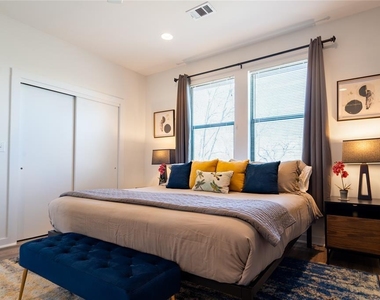 4702 Leslie Ave - Photo Thumbnail 23