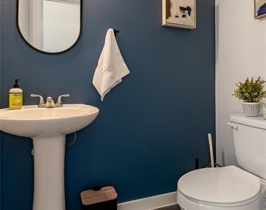 4702 Leslie Ave - Photo Thumbnail 17
