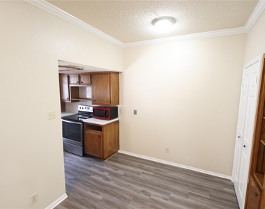 3840 Far West Blvd - Photo Thumbnail 5