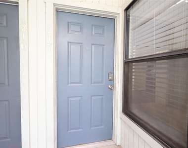 3840 Far West Blvd - Photo Thumbnail 16