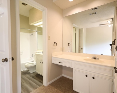 3840 Far West Blvd - Photo Thumbnail 11